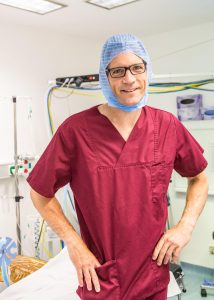 Dr. Matthias Buhs im OP
